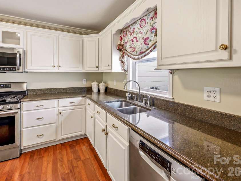 191 Briarwood Drive, Rutherfordton, NC 28139.  MLS# CAR4430437, YatesRealty ID 54189. 