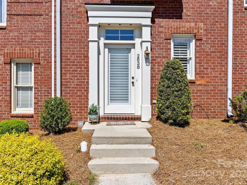 2638 Dilworth Heights Lane, Charlotte, NC 28209.  MLS# CAR4245437, YatesRealty ID 5419. 