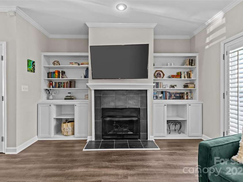 2638 Dilworth Heights Lane, Charlotte, NC 28209.  MLS# CAR4245437, YatesRealty ID 5419. 