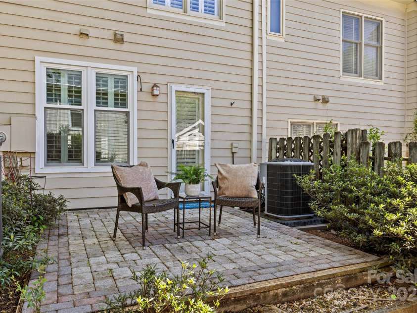 2638 Dilworth Heights Lane, Charlotte, NC 28209.  MLS# CAR4245437, YatesRealty ID 5419. 