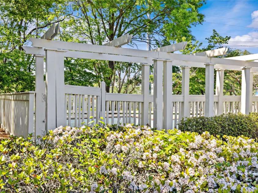 2638 Dilworth Heights Lane, Charlotte, NC 28209.  MLS# CAR4245437, YatesRealty ID 5419. 