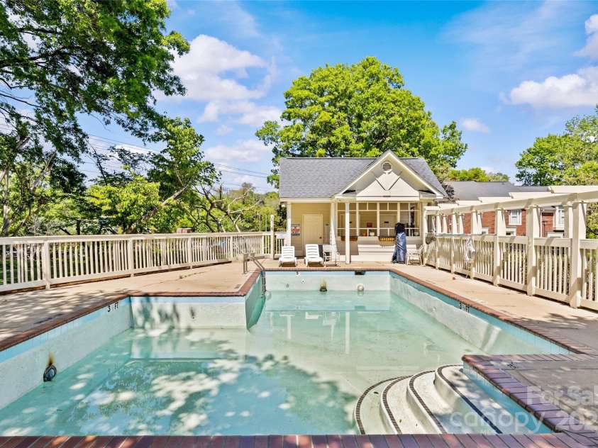 2638 Dilworth Heights Lane, Charlotte, NC 28209.  MLS# CAR4245437, YatesRealty ID 5419. 