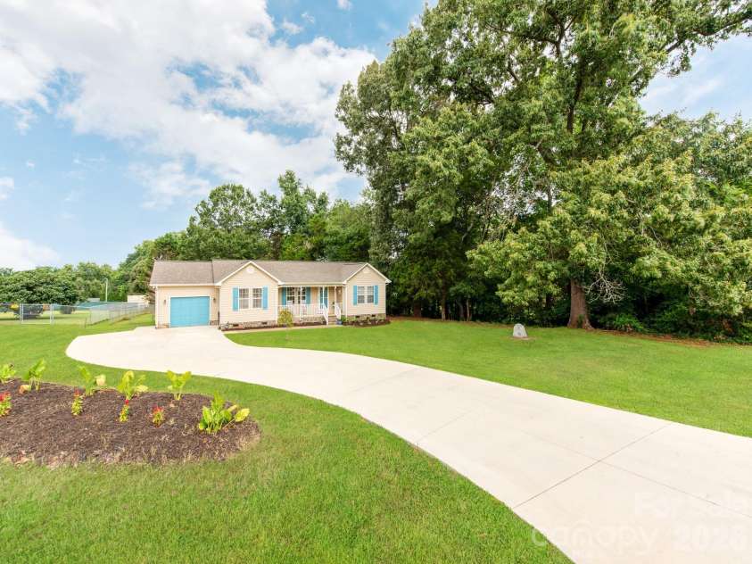 3163 River Road, Lincolnton, NC 28092.  MLS# CAR4412469, YatesRealty ID 54190. 