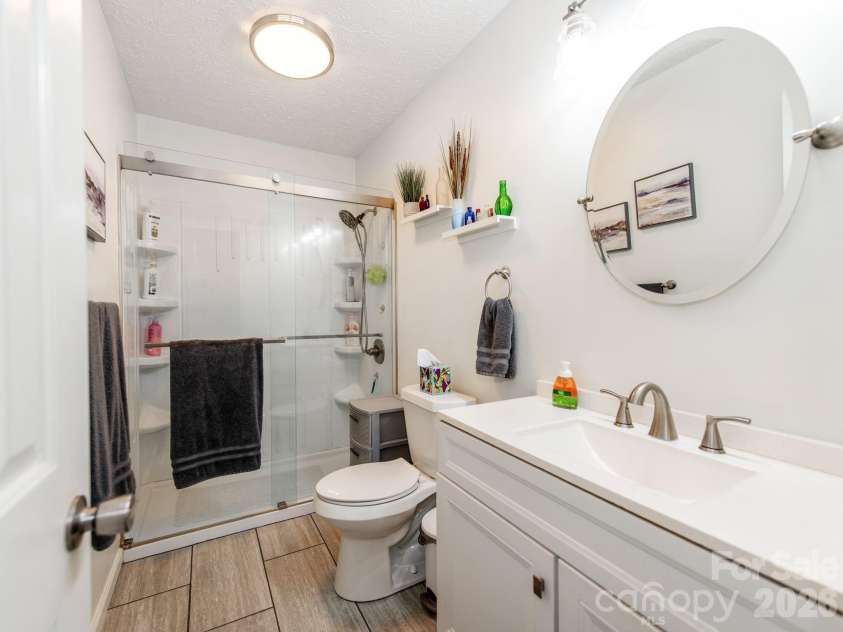 3163 River Road, Lincolnton, NC 28092.  MLS# CAR4412469, YatesRealty ID 54190. Primary bathroom