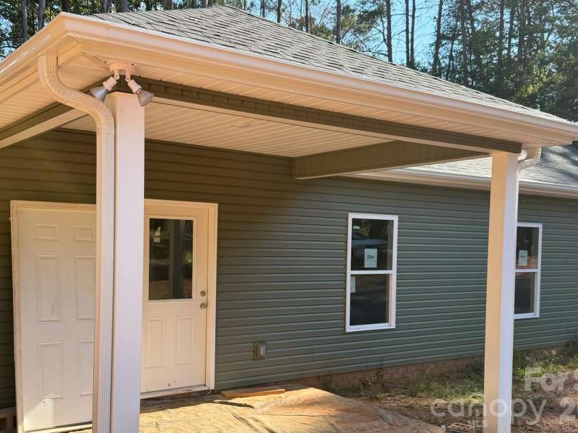 293 Jumping Branch Road, Blacksburg, SC 29702.  MLS# CAR4429324, YatesRealty ID 54191. 