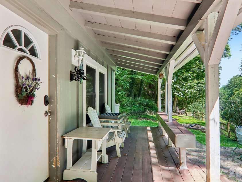 16 Wits End Way, Waynesville, NC 28785.  MLS# CAR4428017, YatesRealty ID 54199. 