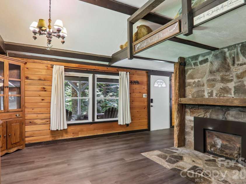 16 Wits End Way, Waynesville, NC 28785.  MLS# CAR4428017, YatesRealty ID 54199. 