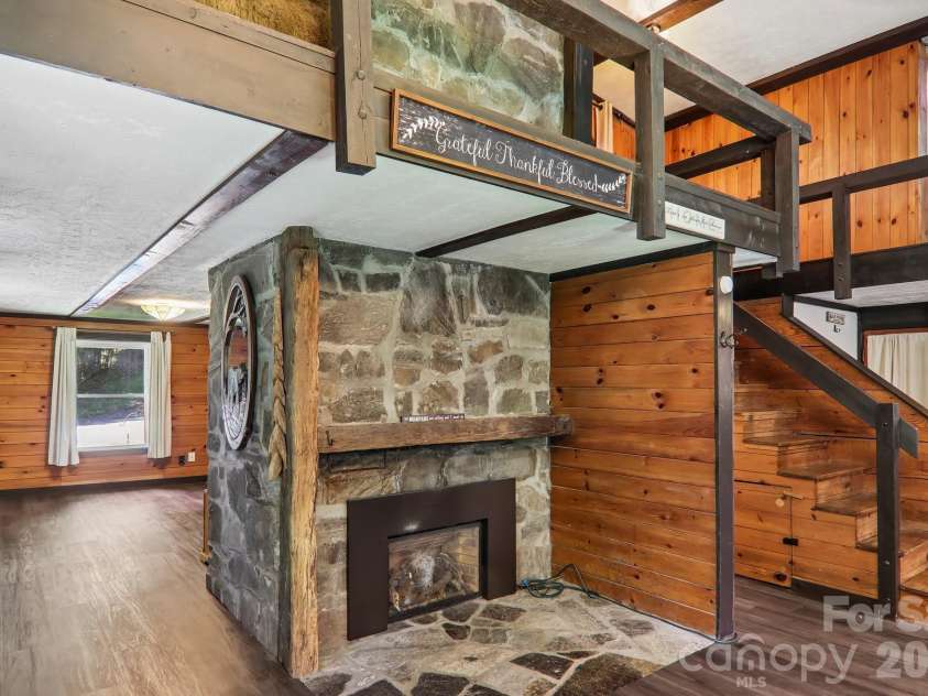 16 Wits End Way, Waynesville, NC 28785.  MLS# CAR4428017, YatesRealty ID 54199. 