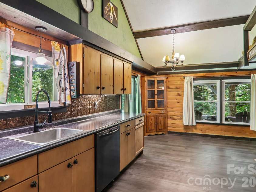 16 Wits End Way, Waynesville, NC 28785.  MLS# CAR4428017, YatesRealty ID 54199. 