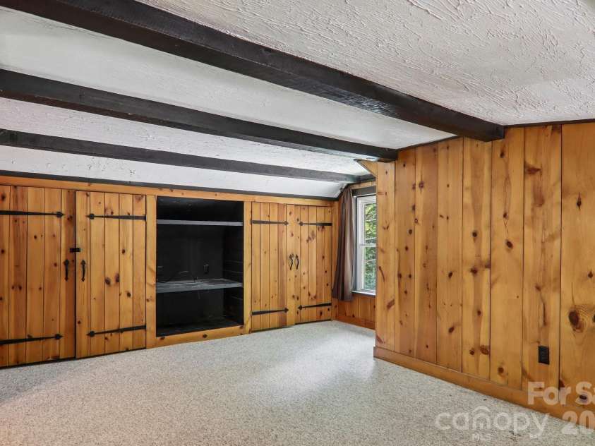 16 Wits End Way, Waynesville, NC 28785.  MLS# CAR4428017, YatesRealty ID 54199. 
