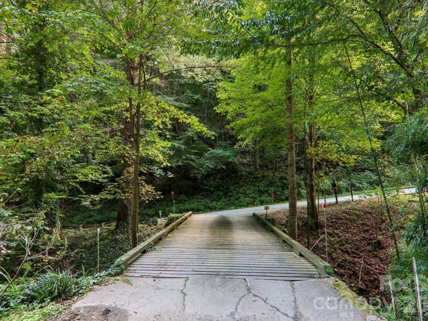 16 Wits End Way, Waynesville, NC 28785.  MLS# CAR4428017, YatesRealty ID 54199. 
