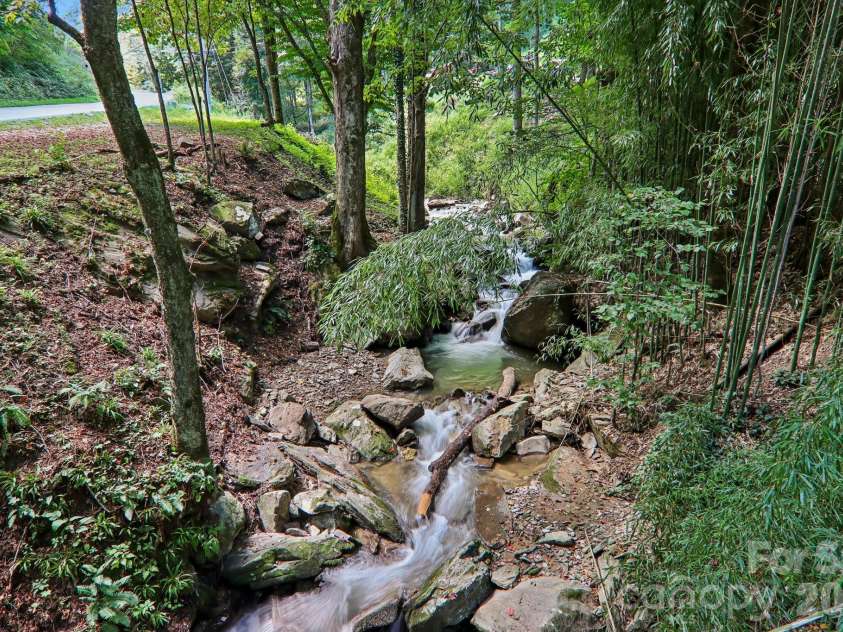 16 Wits End Way, Waynesville, NC 28785.  MLS# CAR4428017, YatesRealty ID 54199. 