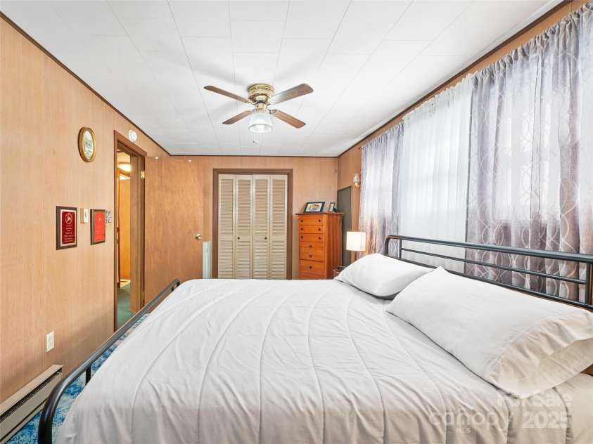 2850 Henson Creek Road, Newland, NC 28657.  MLS# CAR4329735, YatesRealty ID 542. 