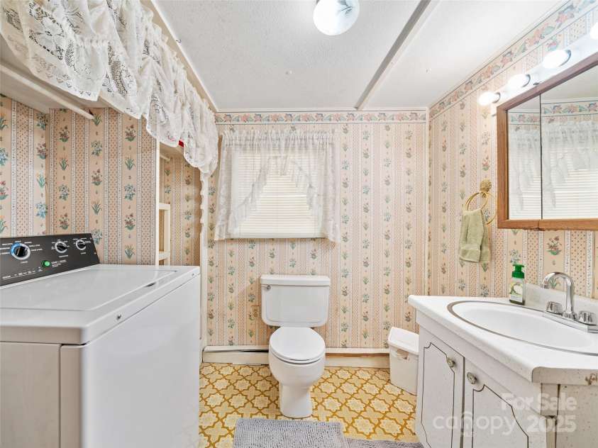 2850 Henson Creek Road, Newland, NC 28657.  MLS# CAR4329735, YatesRealty ID 542. 