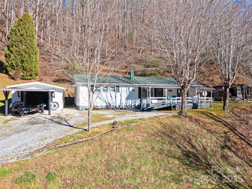 2850 Henson Creek Road, Newland, NC 28657.  MLS# CAR4329735, YatesRealty ID 542. 