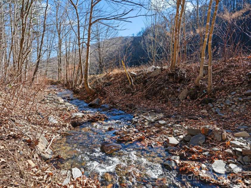 2850 Henson Creek Road, Newland, NC 28657.  MLS# CAR4329735, YatesRealty ID 542. 