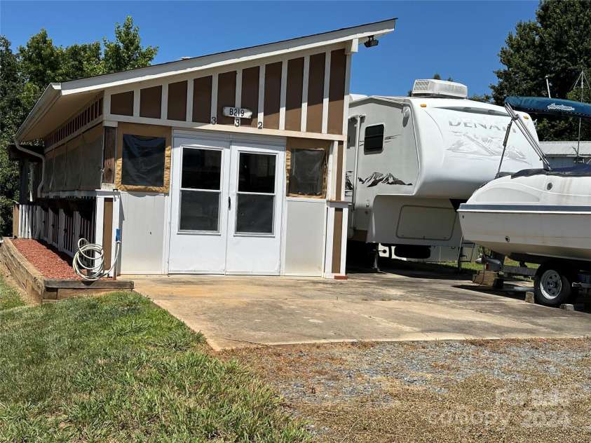 332 Mount View Lane, New London, NC 28127.  MLS# CAR4150235, YatesRealty ID 542. 