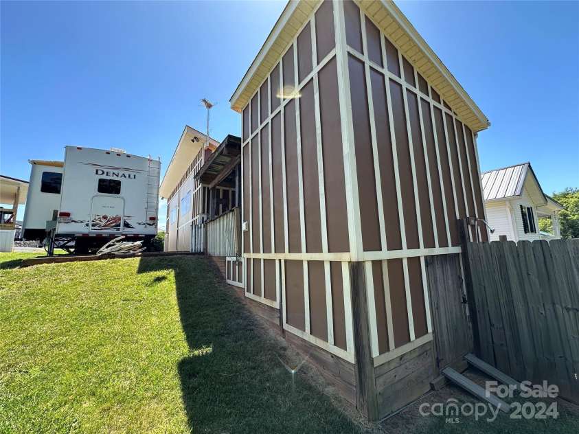 332 Mount View Lane, New London, NC 28127.  MLS# CAR4150235, YatesRealty ID 542. 