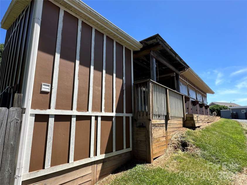 332 Mount View Lane, New London, NC 28127.  MLS# CAR4150235, YatesRealty ID 542. 