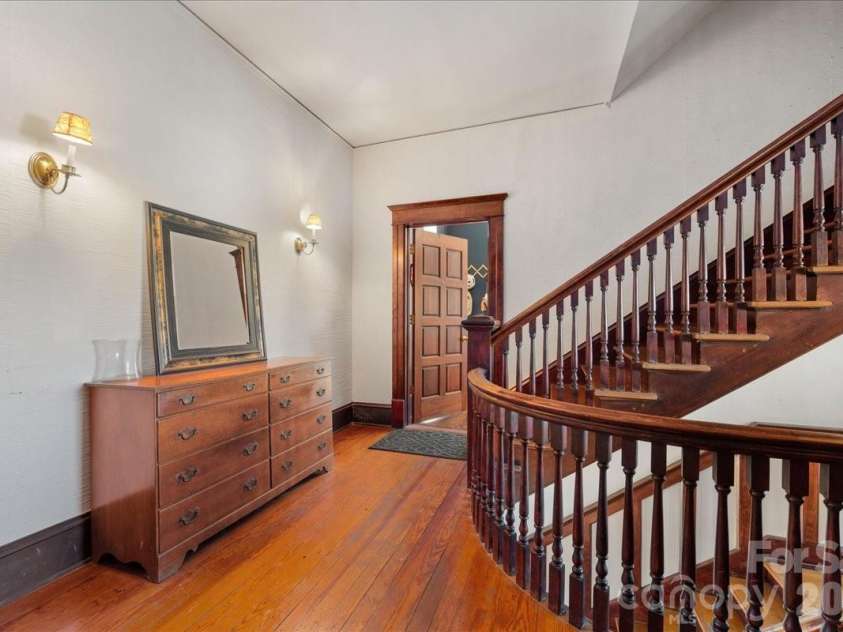 509 Clement Avenue, Charlotte, NC 28204.  MLS# CAR4355335, YatesRealty ID 5420. 