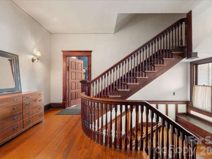 509 Clement Avenue, Charlotte, NC 28204.  MLS# CAR4355335, YatesRealty ID 5420. 