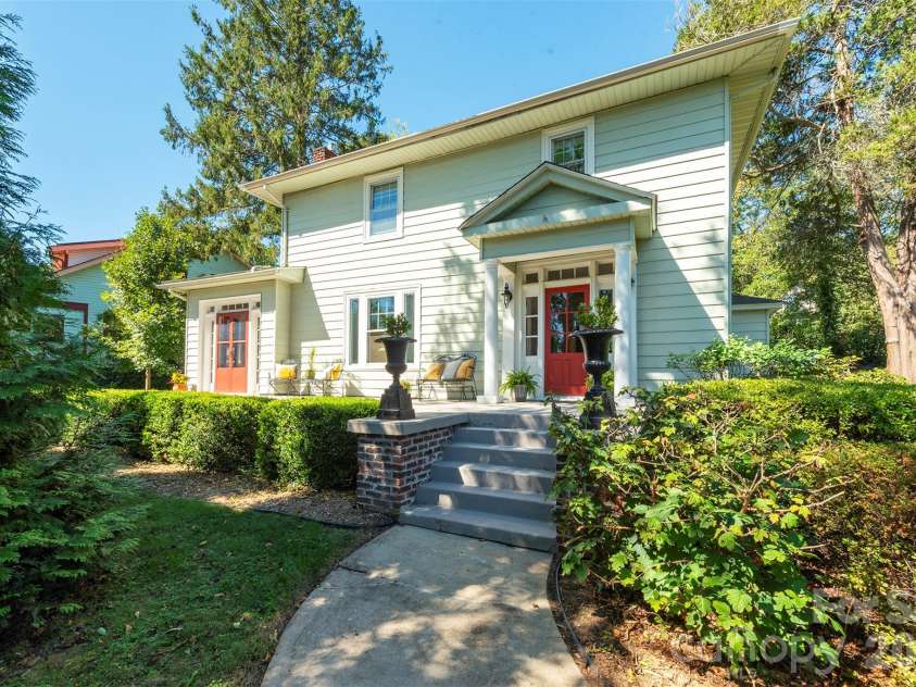 710 Merrimon Avenue, Asheville, NC 28804.  MLS# CAR4430007, YatesRealty ID 54201. 