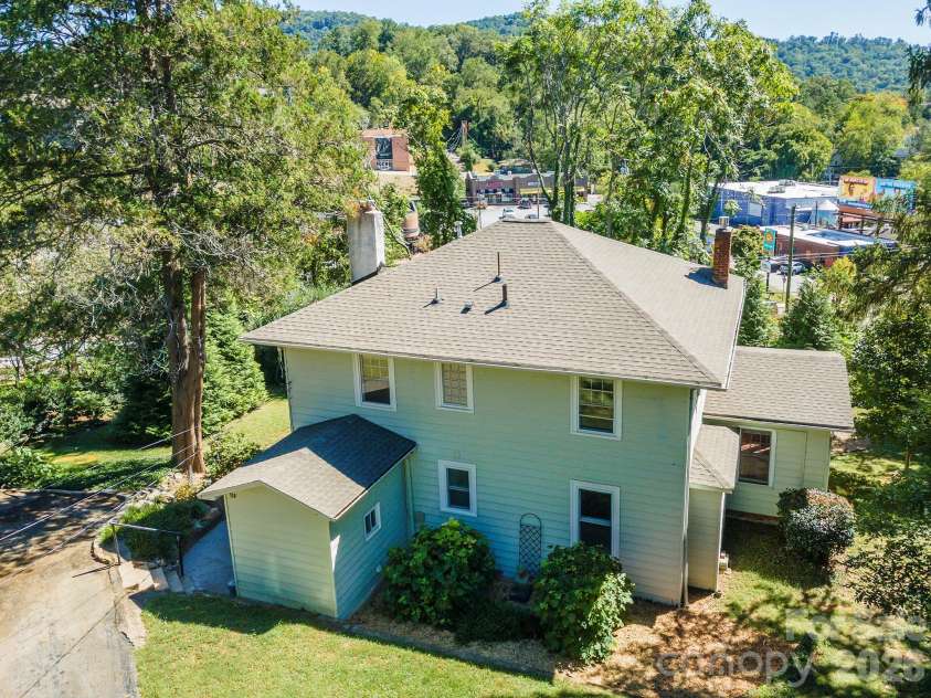 710 Merrimon Avenue, Asheville, NC 28804.  MLS# CAR4430007, YatesRealty ID 54201. 