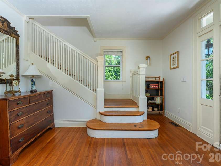 710 Merrimon Avenue, Asheville, NC 28804.  MLS# CAR4430007, YatesRealty ID 54201. 