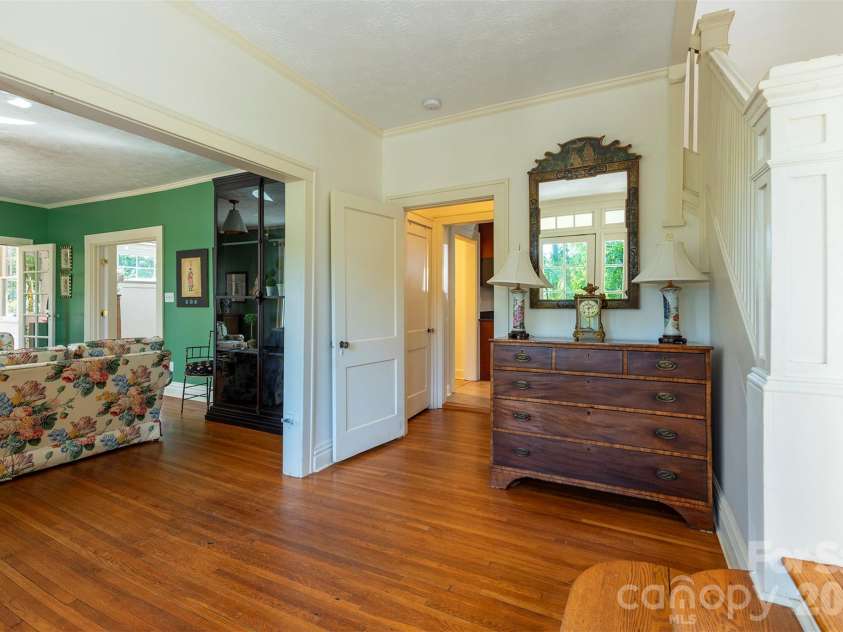 710 Merrimon Avenue, Asheville, NC 28804.  MLS# CAR4430007, YatesRealty ID 54201. 
