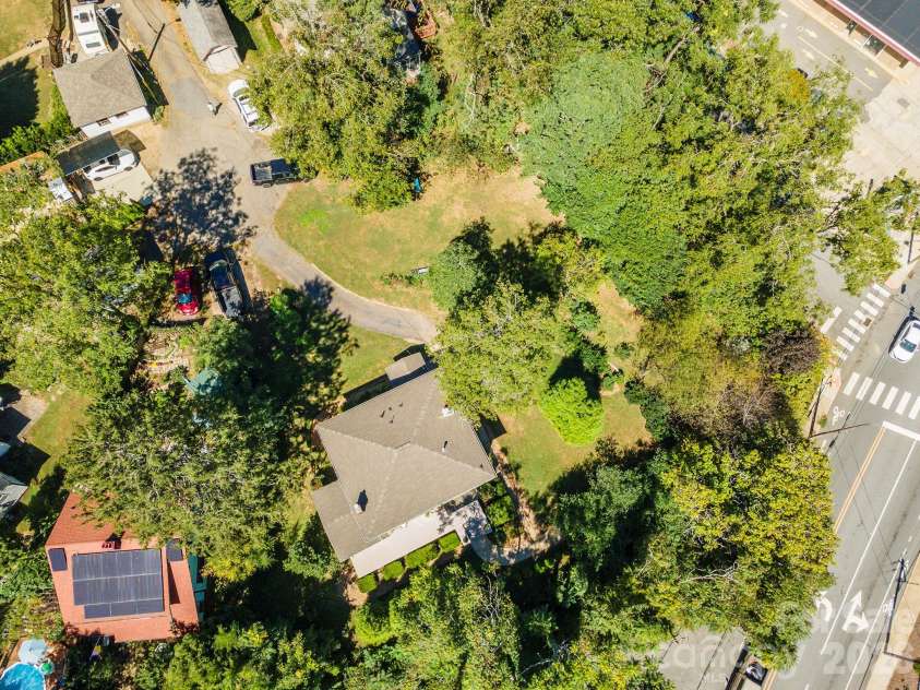 710 Merrimon Avenue, Asheville, NC 28804.  MLS# CAR4430007, YatesRealty ID 54201. 