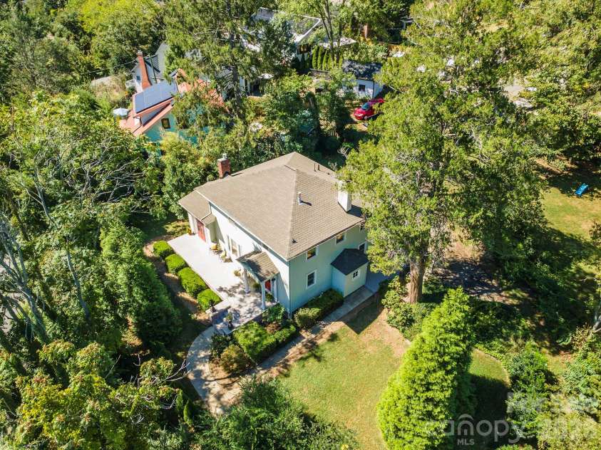 710 Merrimon Avenue, Asheville, NC 28804.  MLS# CAR4430007, YatesRealty ID 54201. 