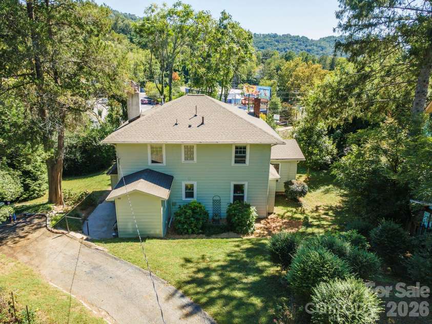 710 Merrimon Avenue, Asheville, NC 28804.  MLS# CAR4430007, YatesRealty ID 54201. 