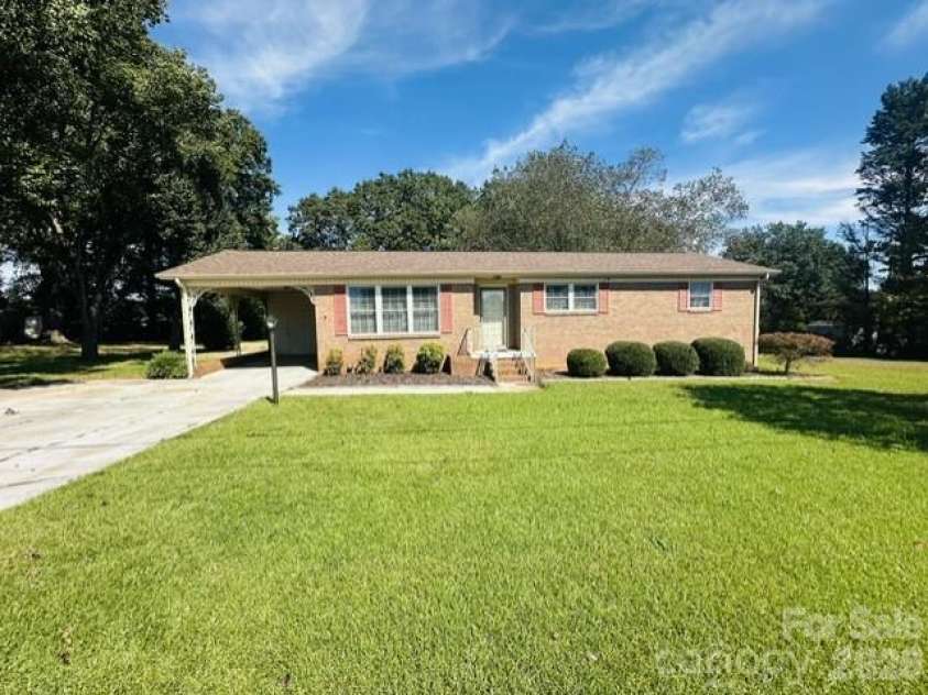 1415 Melrose Drive, Shelby, NC 28152.  MLS# CAR4430198, YatesRealty ID 54203. 