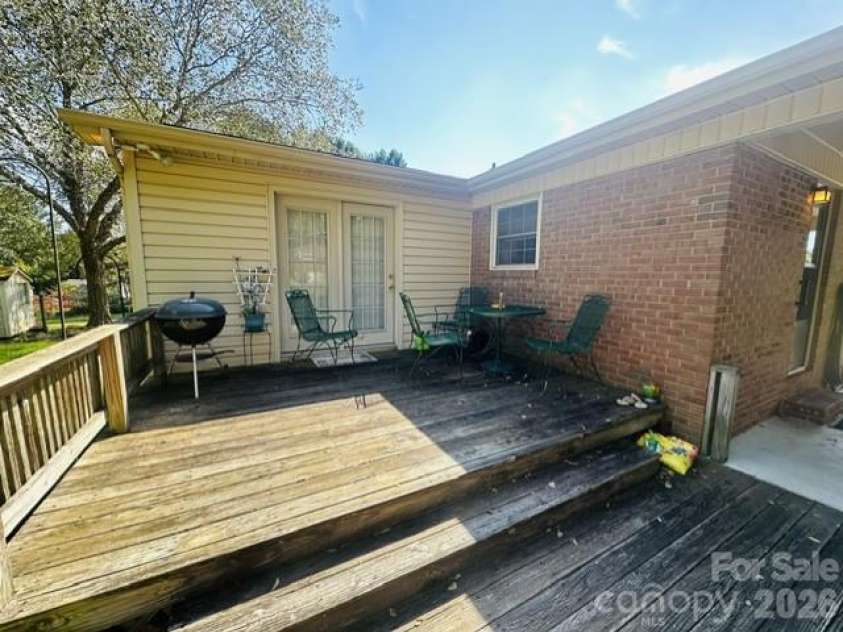 1415 Melrose Drive, Shelby, NC 28152.  MLS# CAR4430198, YatesRealty ID 54203. 