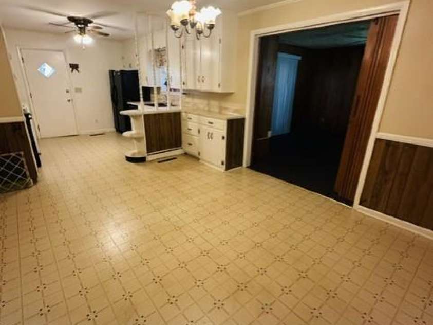 1415 Melrose Drive, Shelby, NC 28152.  MLS# CAR4430198, YatesRealty ID 54203. 