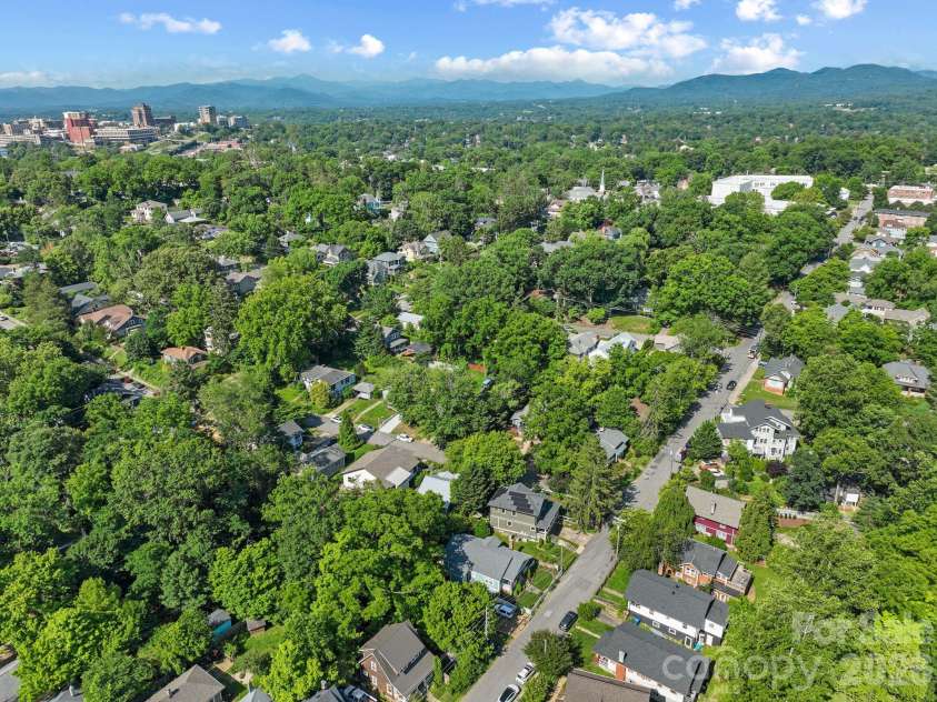 10 Cornelia Street, Asheville, NC 28801.  MLS# CAR4429143, YatesRealty ID 54204. 