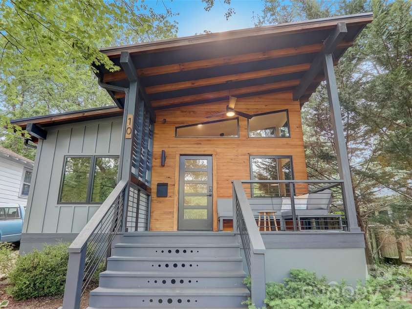 10 Cornelia Street, Asheville, NC 28801.  MLS# CAR4429143, YatesRealty ID 54204. 