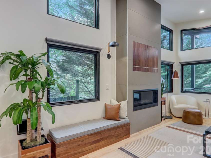 10 Cornelia Street, Asheville, NC 28801.  MLS# CAR4429143, YatesRealty ID 54204. 