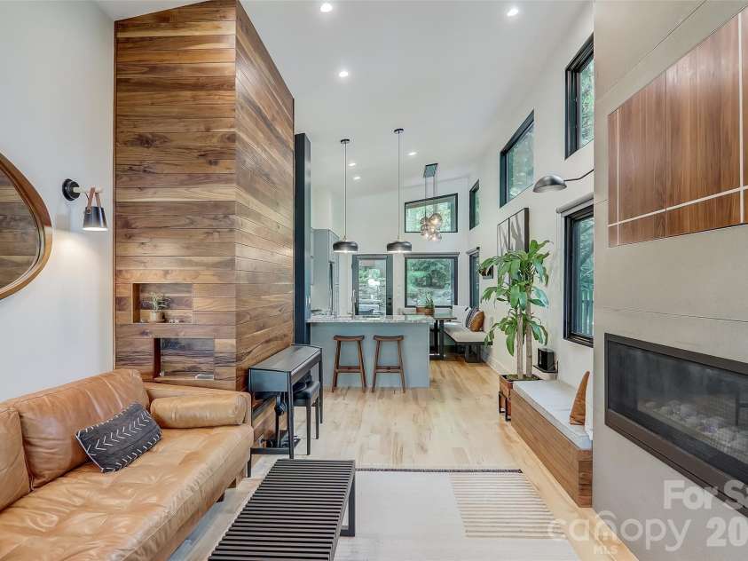10 Cornelia Street, Asheville, NC 28801.  MLS# CAR4429143, YatesRealty ID 54204. 