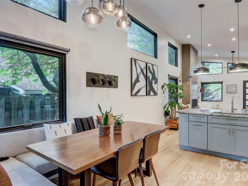 10 Cornelia Street, Asheville, NC 28801.  MLS# CAR4429143, YatesRealty ID 54204. 