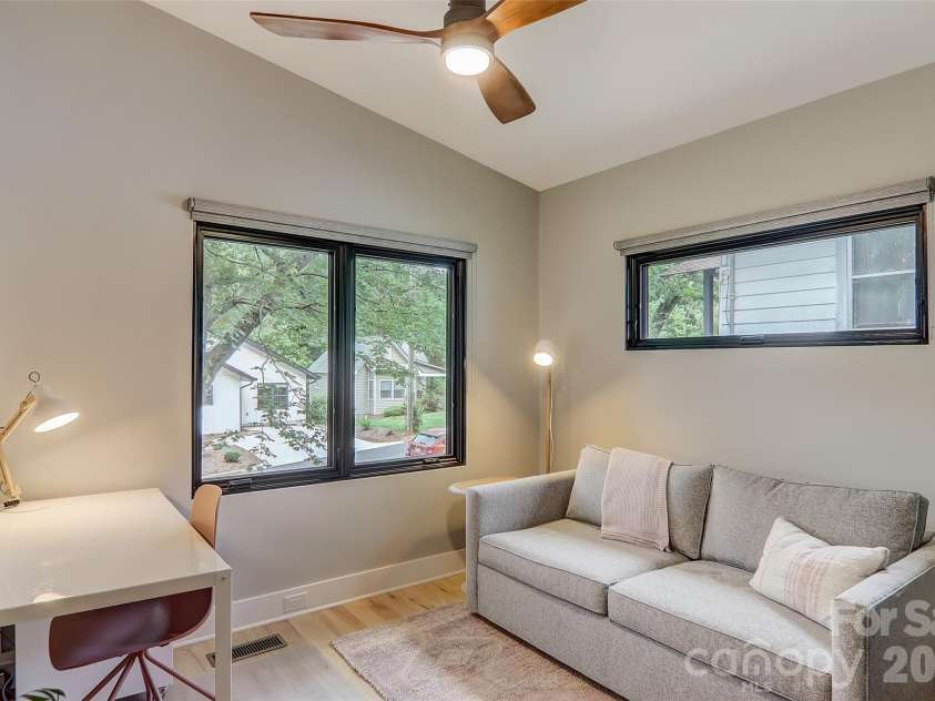 10 Cornelia Street, Asheville, NC 28801.  MLS# CAR4429143, YatesRealty ID 54204. 