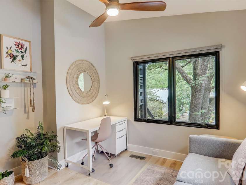 10 Cornelia Street, Asheville, NC 28801.  MLS# CAR4429143, YatesRealty ID 54204. 