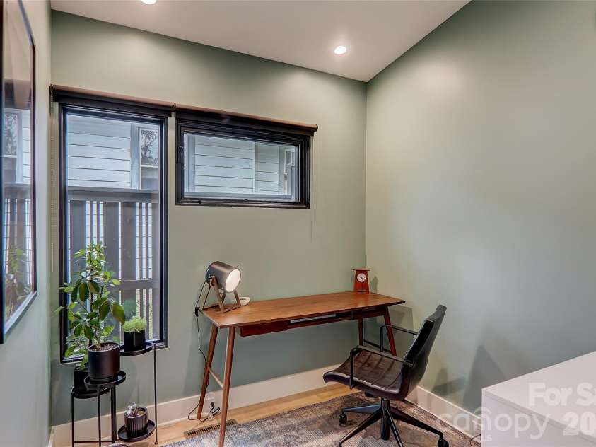 10 Cornelia Street, Asheville, NC 28801.  MLS# CAR4429143, YatesRealty ID 54204. 