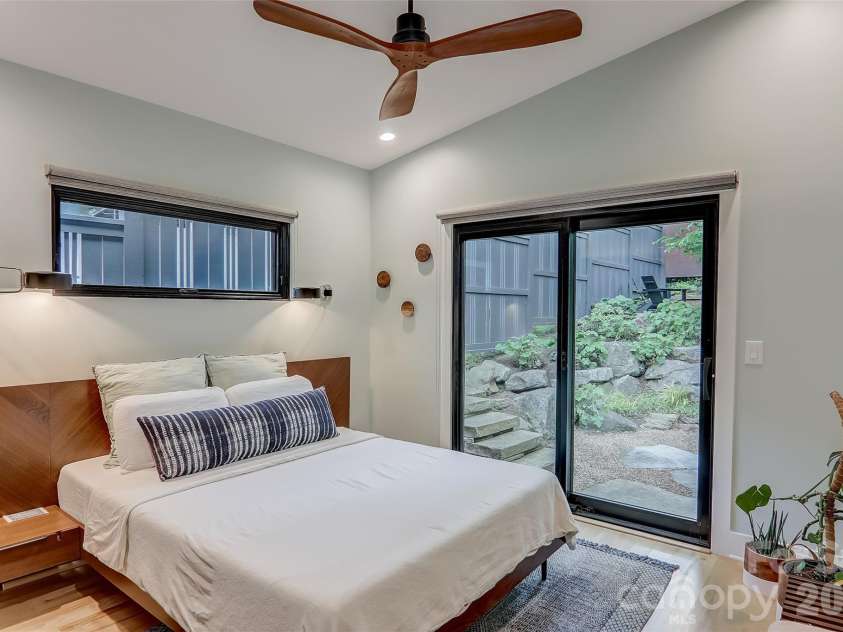 10 Cornelia Street, Asheville, NC 28801.  MLS# CAR4429143, YatesRealty ID 54204. 