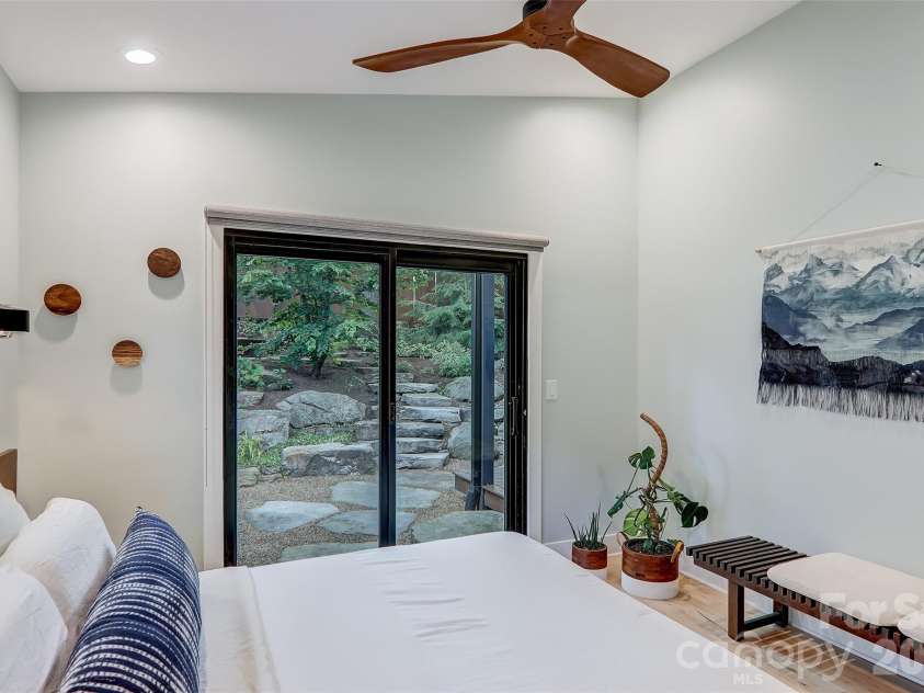 10 Cornelia Street, Asheville, NC 28801.  MLS# CAR4429143, YatesRealty ID 54204. 