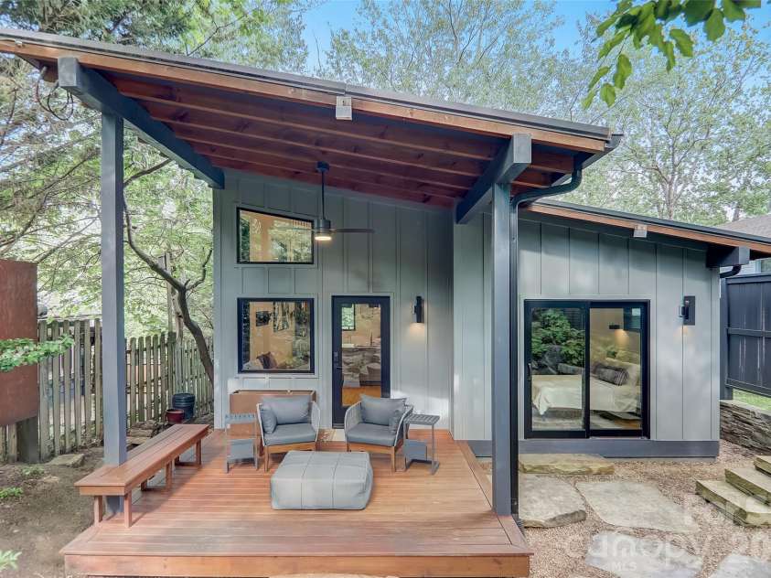 10 Cornelia Street, Asheville, NC 28801.  MLS# CAR4429143, YatesRealty ID 54204. 