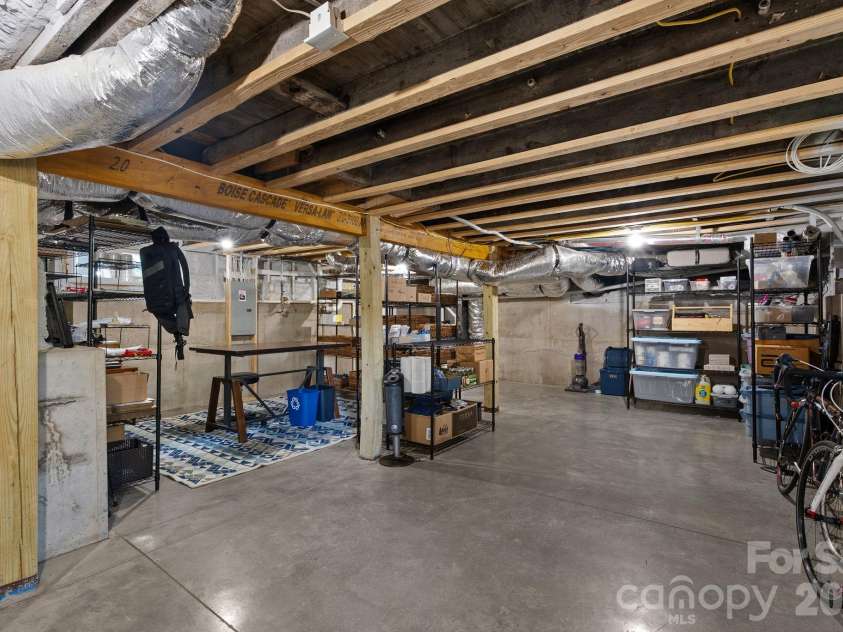 10 Cornelia Street, Asheville, NC 28801.  MLS# CAR4429143, YatesRealty ID 54204. 