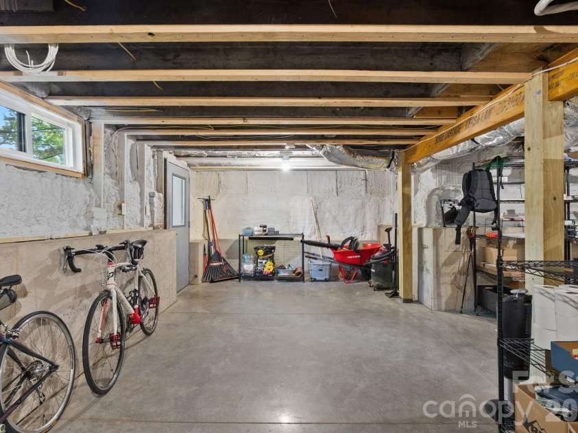 10 Cornelia Street, Asheville, NC 28801.  MLS# CAR4429143, YatesRealty ID 54204. 