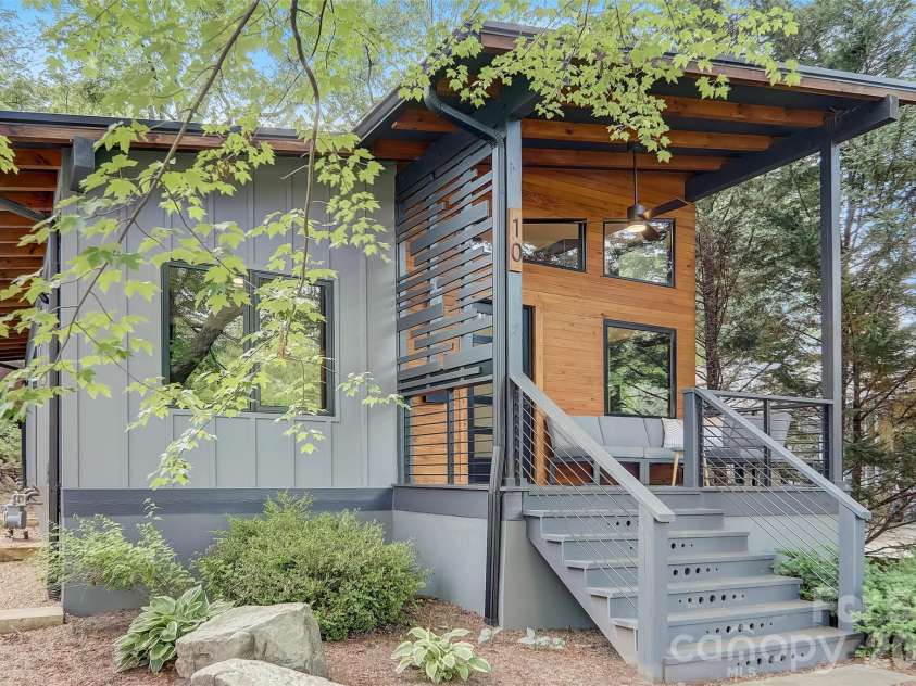 10 Cornelia Street, Asheville, NC 28801.  MLS# CAR4429143, YatesRealty ID 54204. 
