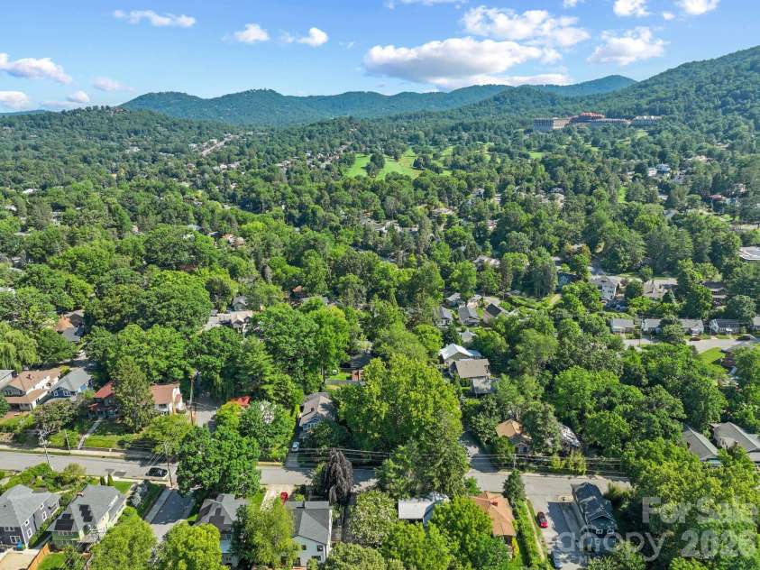 10 Cornelia Street, Asheville, NC 28801.  MLS# CAR4429143, YatesRealty ID 54204. 